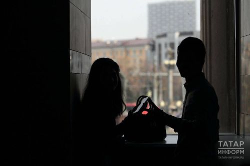 Сети ловцов: как преступники через интернет заманивают подростков и как их защитить