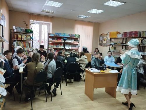 В детской библиотеке Болгара прошёл новогодний воркшоп «Зимние фантазии»