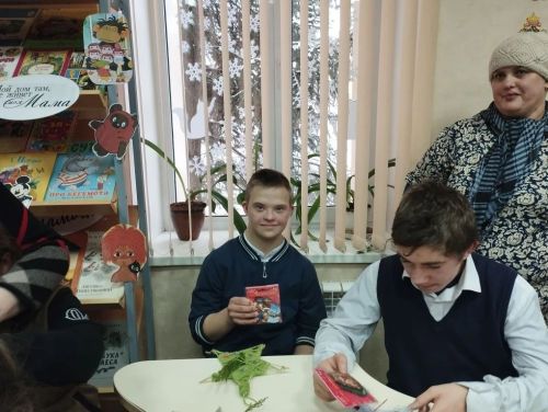 В детской библиотеке Болгара прошёл новогодний воркшоп «Зимние фантазии»