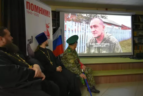 Встреча с учениками прошла в канун Дня героев в центральной библиотеке Болгара