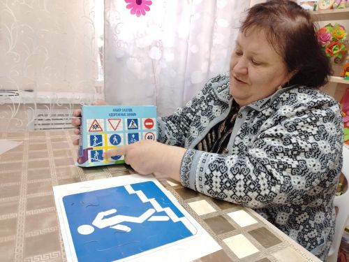 В Спасском ДИПИ прошли занятия пазлотерапией