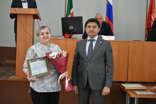 Спас районында иң яхшы социаль хезмәткәрләрне бүләкләделәр
