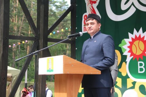 Руководитель исполкома Спасского района Роман Исланов приветствовал гостей Сабантуя