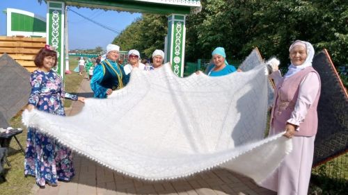 Фестиваль вязаных шалей «Бистә шәле» вновь соберет рукодельниц Татарстана