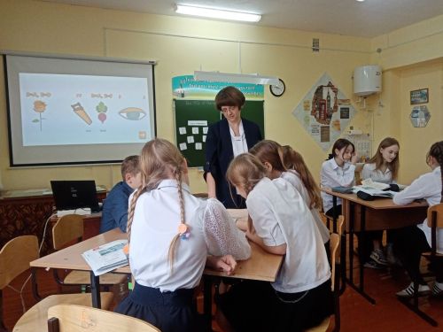 Школьникам с пятого по седьмой класс сократят уроки иностранного языка