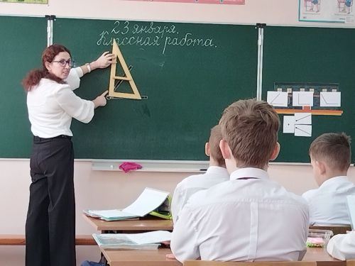Учителя начальных классов собрались на практический семинар в Болгарской санаторной школе