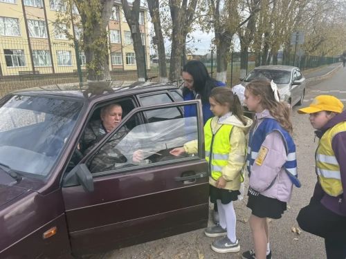 Юные инспекторы Болгара напомнили водителям о безопасности
