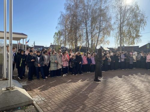 Во второй школе Болгара наградили юных экологов