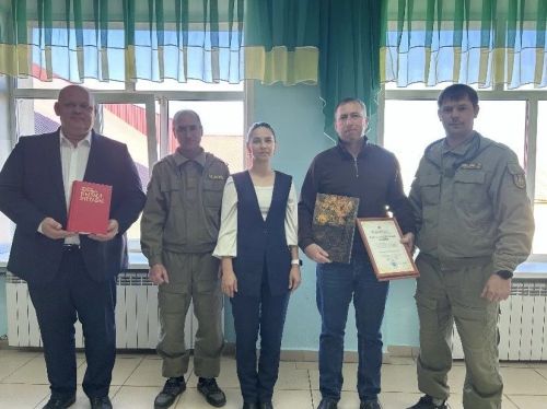 Сотрудники заказника «Спасский» побывали на линейках в двух школах района