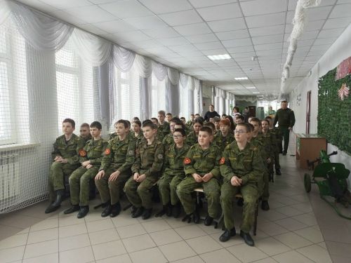 Доцент танкового училища провел профориентационную встречу с кадетами в Болгаре