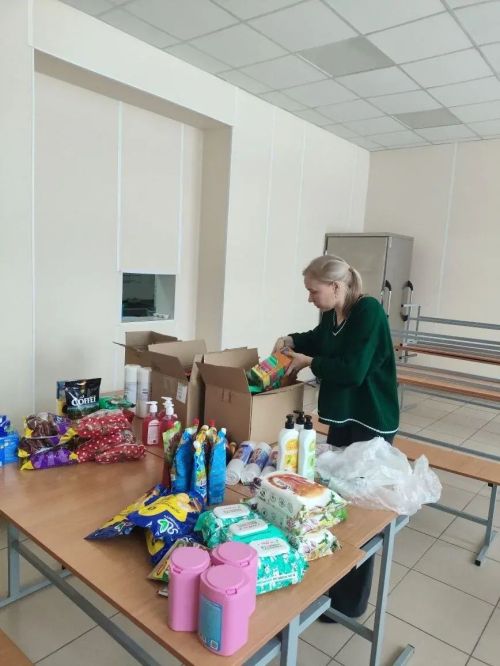 Сотрудники Спасского техникума собрали гуманитарную помощь для бойцов в зоне СВО