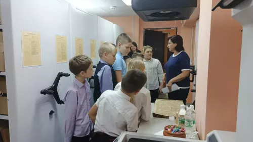 Школьники познакомились с архивным делом