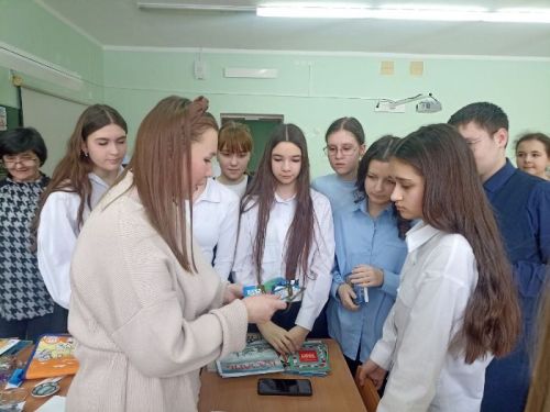 Экскурсовод из Болгарского музея-заповедника встретилась с юными архивариусами