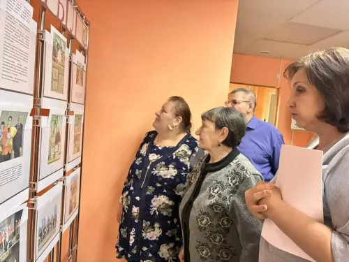 Подопечные Спасского ДИПИ посетили муниципальный архив в профессиональный праздник