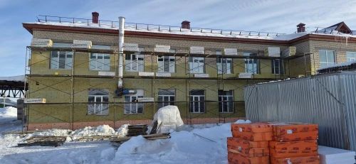 Спасский техникум начали утеплять и обновлять снаружи