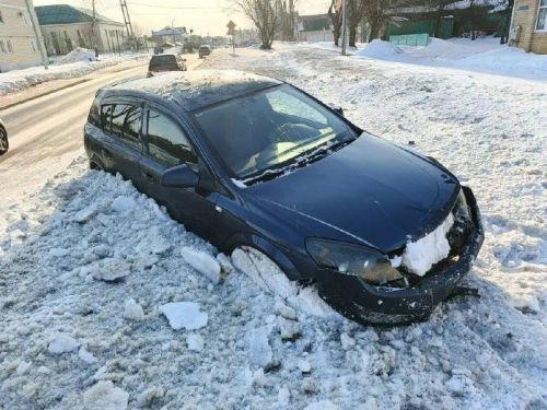 В Болгаре в сугробе обнаружили автомобиль без номеров
