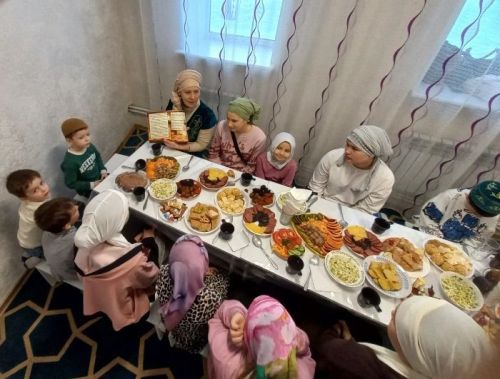В городской мечети Болгара прошел детский ифтар