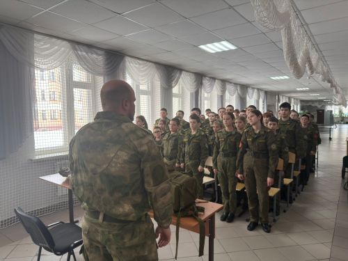Кадеты из Болгара встретились с участником СВО