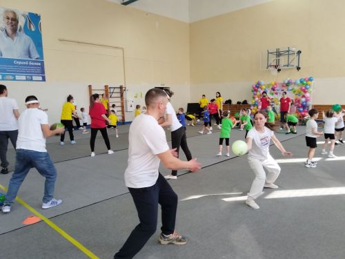 В Болгаре прошёл спортивный праздник для дошкольников «Папа, мама, я – здоровая семья»