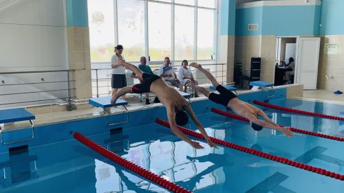 В бассейне «Дулкын» города Болгара закрыли плавательный сезон яркими соревнованиями