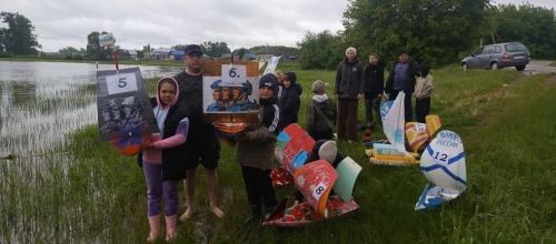 На озере Чистое в селе Три Озера прошло первенство по парусному судомодельному спорту