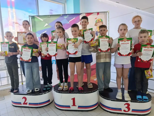 В бассейне «Дулкын» города Болгар прошли эстафеты в честь Дня Победы