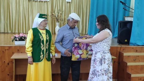 Средний Юрткуль отметил День села песнями, танцами и народными играми