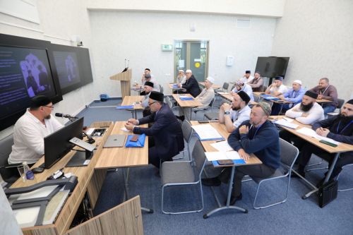 В Болгарской исламской академии вручили удостоверения выпускникам курсов для тюремных имамов