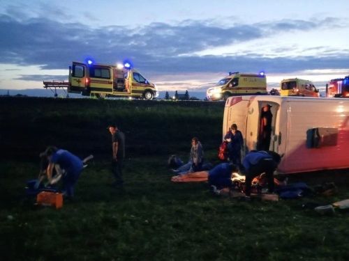 Рейсовый автобус с 44 пассажирами перевернулся в Черемшанском районе Татарстана