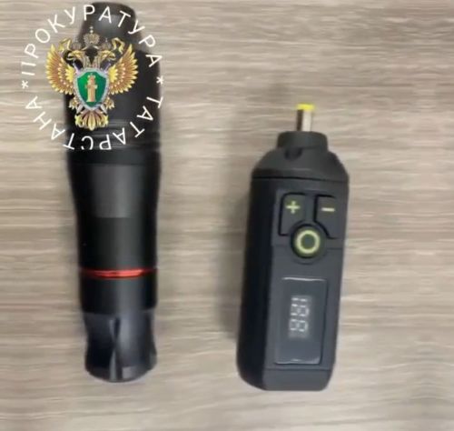 В Татарстане таксист выпрыгнул из машины, приняв тату-машинку за взрывное устройство