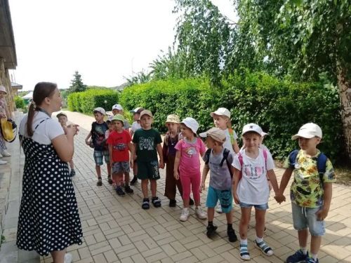 В Болгарском музее-заповеднике детям показали, как работает ткацкий станок