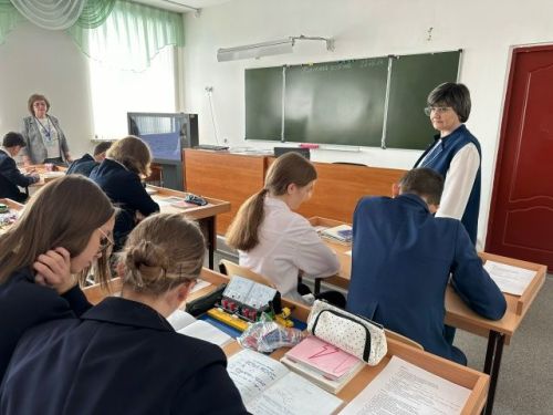 Восемь педагогов из Спасского района получили гранты в рамках проекта «Физико-математический прорыв»