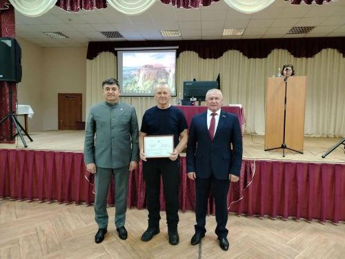 Жители Полянского поселения обсудили с главой района благоустройство, дороги и водоснабжение