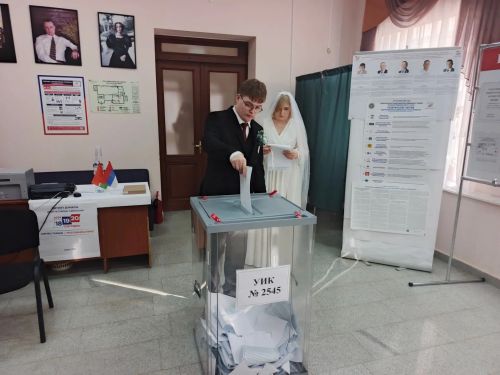 Молодожёны из Болгара проголосовали на выборах в день свадьбы