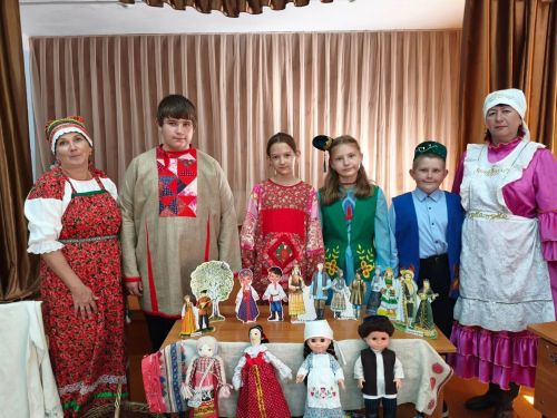 В Кузнечихинской школе прошёл «Неурок географии» о культуре двух народов