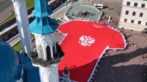В Казанском Кремле развернули рекордную форму сборной России перед матчем с Ираном