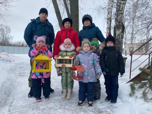 Воспитанники детского сада "Колосок" установили кормушки для птиц