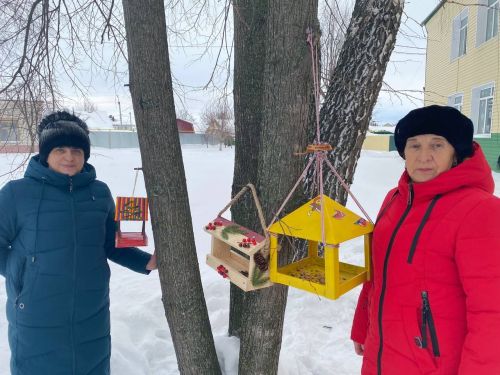 Воспитанники детского сада "Колосок" установили кормушки для птиц