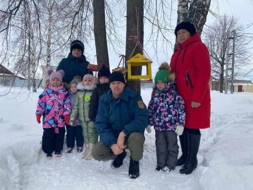 Воспитанники детского сада "Колосок" установили кормушки для птиц
