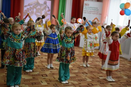 В детском саду «Колосок» прошёл праздничный концерт «Мелодия родного языка»