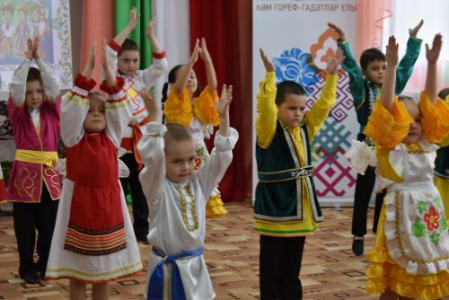 В детском саду «Колосок» прошёл праздничный концерт «Мелодия родного языка»