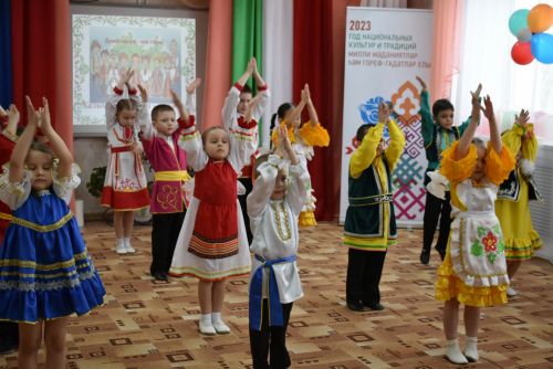 В детском саду «Колосок» прошёл праздничный концерт «Мелодия родного языка»