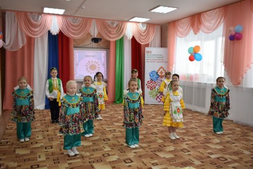 В детском саду «Колосок» прошёл праздничный концерт «Мелодия родного языка»