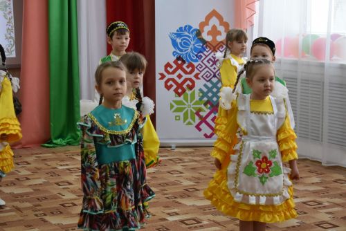 В детском саду «Колосок» прошёл праздничный концерт «Мелодия родного языка»