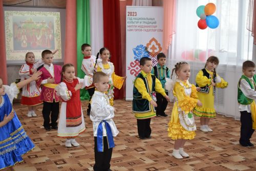 В детском саду «Колосок» прошёл праздничный концерт «Мелодия родного языка»