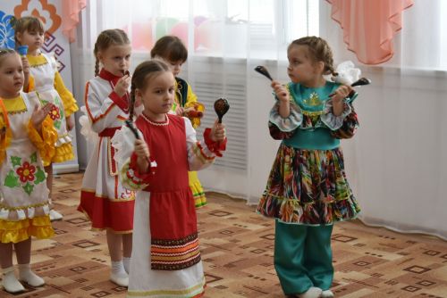 В детском саду «Колосок» прошёл праздничный концерт «Мелодия родного языка»