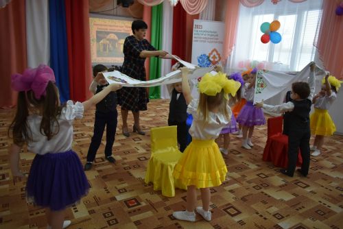 В детском саду «Колосок» прошёл праздничный концерт «Мелодия родного языка»