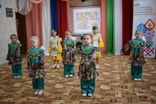 В детском саду «Колосок» прошёл праздничный концерт «Мелодия родного языка»