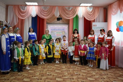 В детском саду «Колосок» прошёл праздничный концерт «Мелодия родного языка»