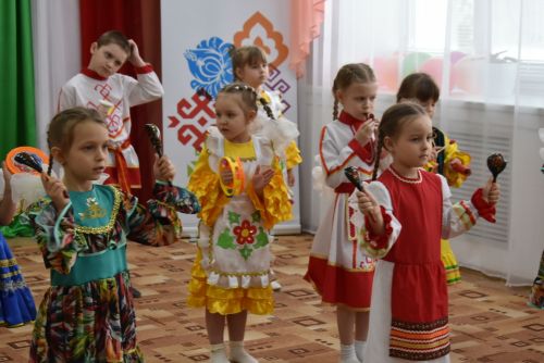В детском саду «Колосок» прошёл праздничный концерт «Мелодия родного языка»